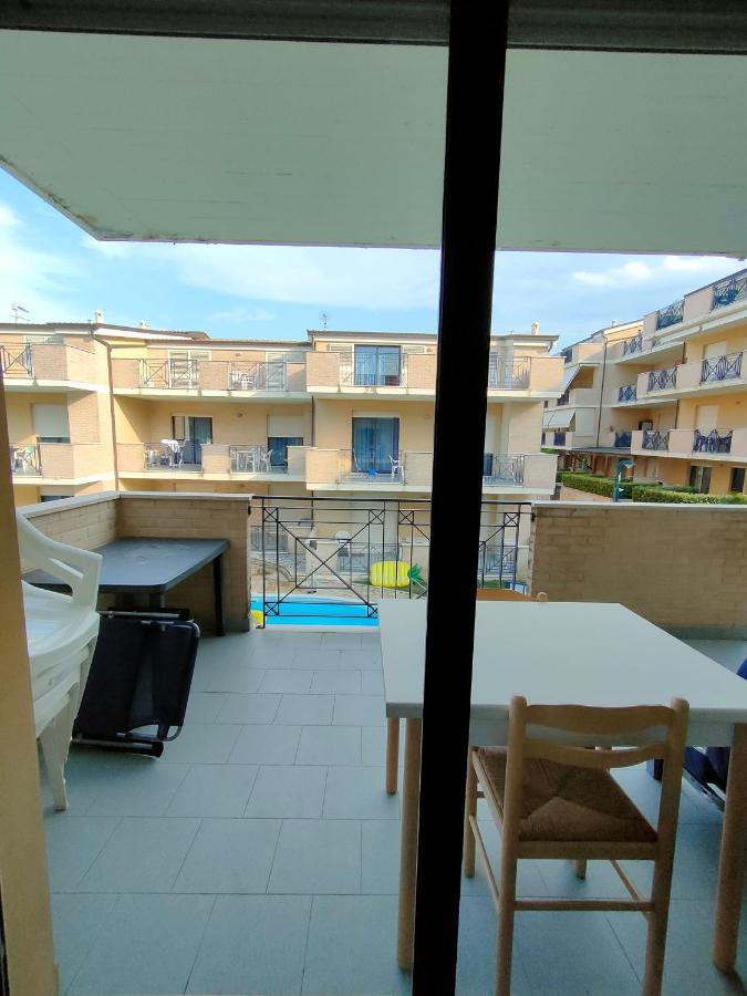 Appartamento Con Piscina Green Bay Village Pineto Extérieur photo